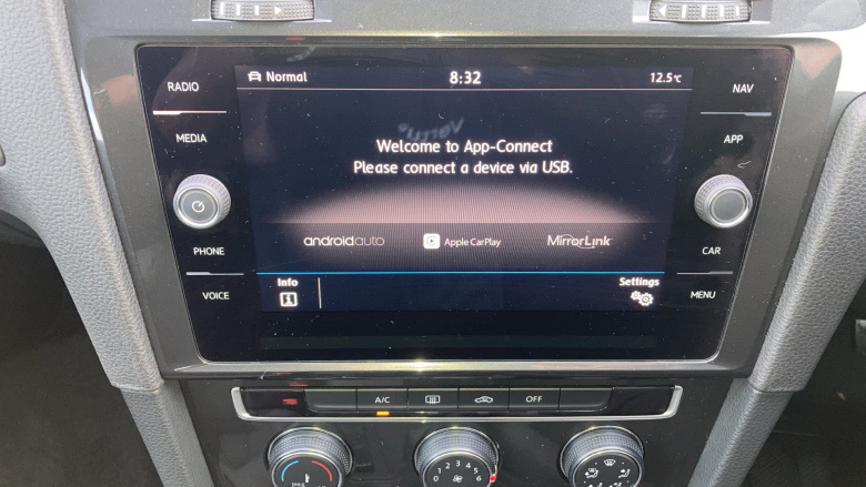 Volkswagen Golf 1.4 TSI SE [Nav] 5dr Petrol Hatchback